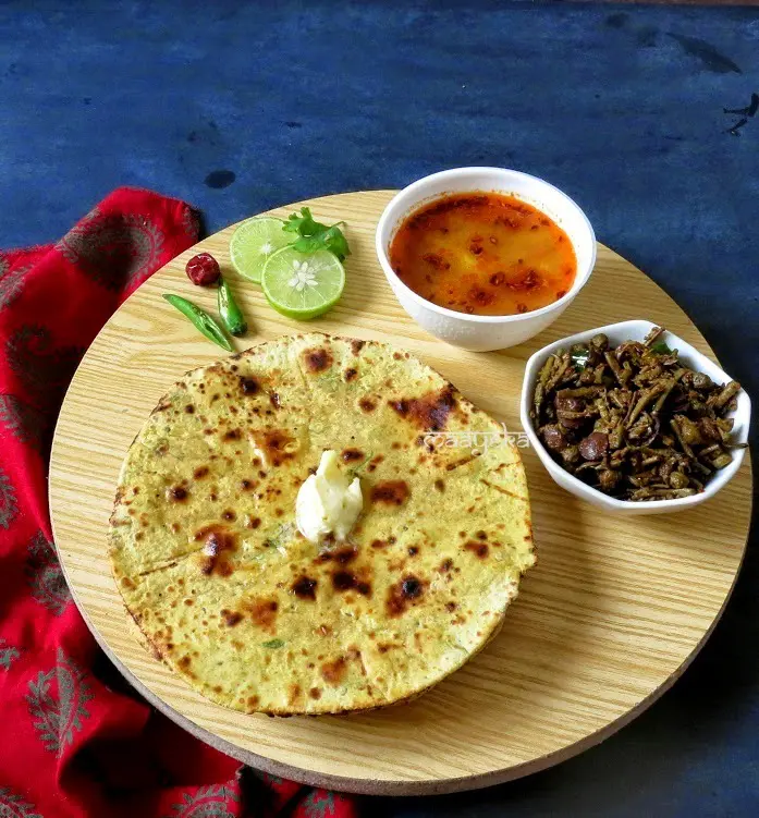 Missi Paratha-Gatte ki sabjhi